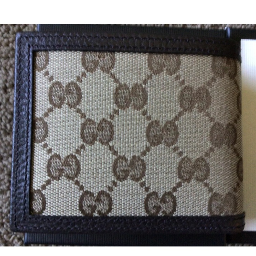 NEW GUCCI Signature GG Canvas Wallet AUTHENTIC